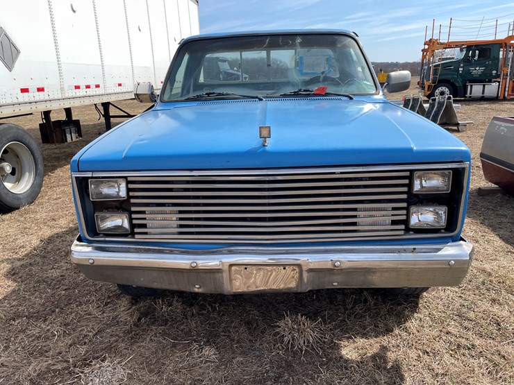 #192-•-1984-2-x-4-chevy-silverado-(has-wi-title)-image-2