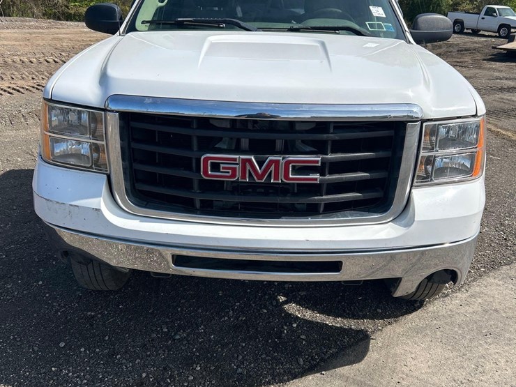 2007-gmc-sierra-2500hd-image-4