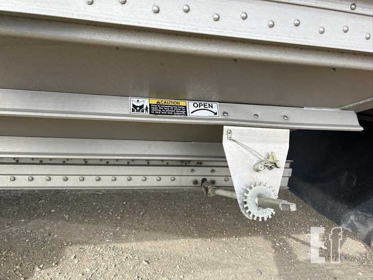 2025-wilson-grain-trailer-image-70