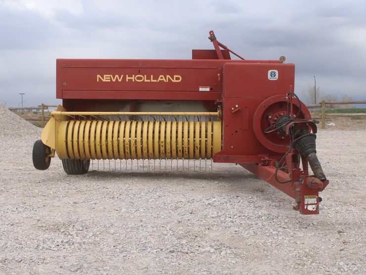 new-holland-580-image-2