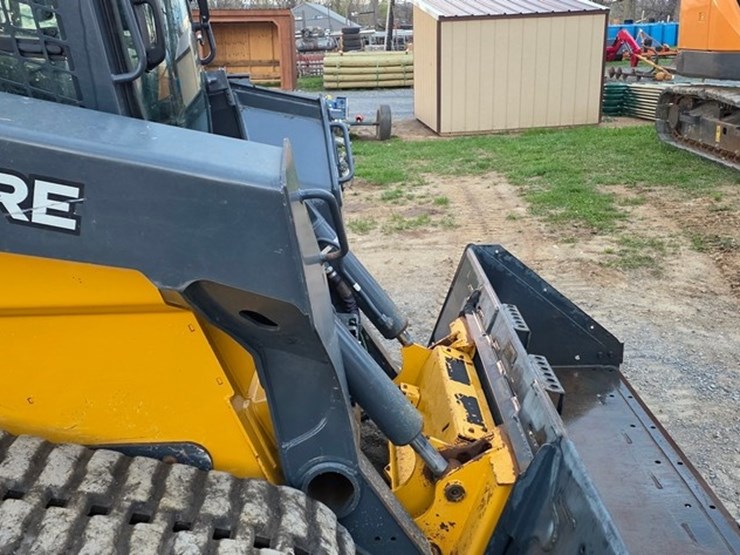 2023-deere-331g-image-9