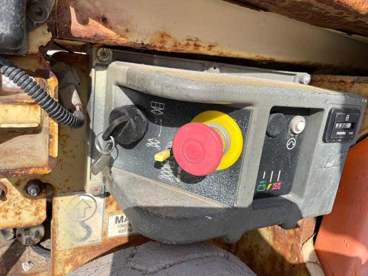 2007-jlg-1930es-image-12