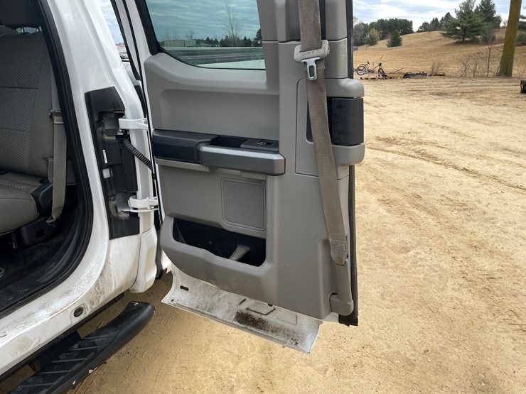 2018-ford-f150-image-35