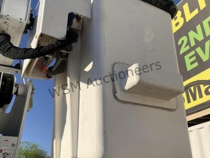 2015-ford-f550-image-11