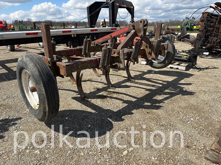 case-ih-5500-image-1