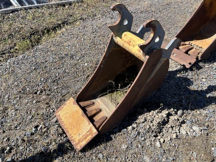 john-deere-12-image-1