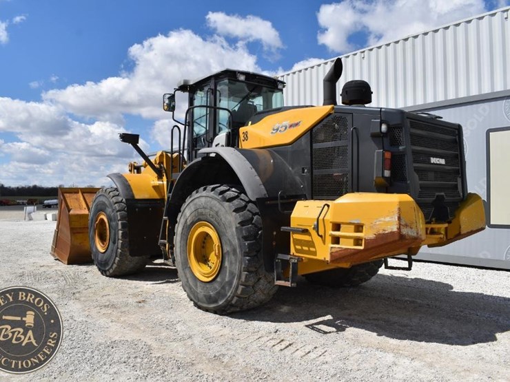 2015-kawasaki-95z7-image-7