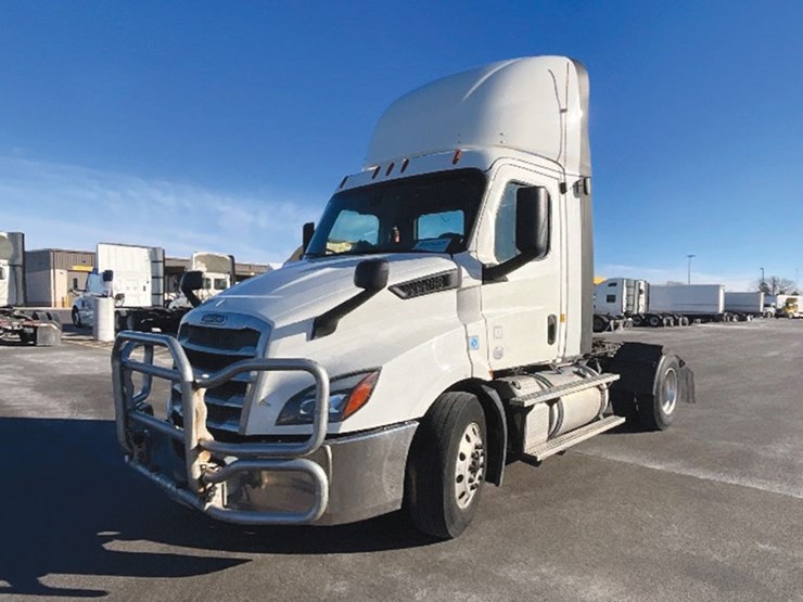 2019-freightliner-cascadia-116-image-1