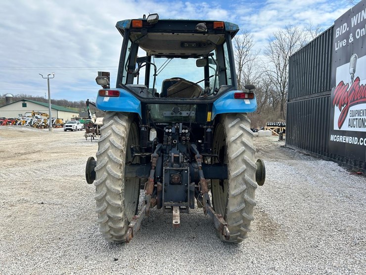 new-holland-tm135-image-3