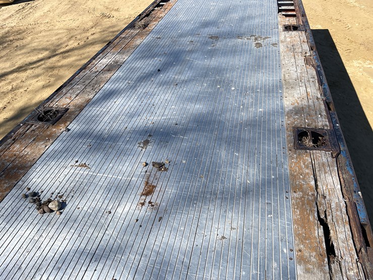 #1030-•-1973-28'-pike-semi-trailer-(has-wi-title)-image-11