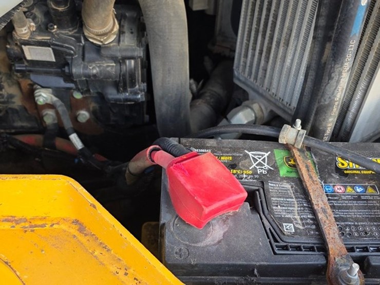 2021-deere-325g-image-42