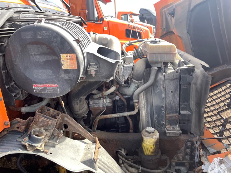 #123-•-2006-volvo-day-cab-semi-tractor-(has-wi-title)-image-70