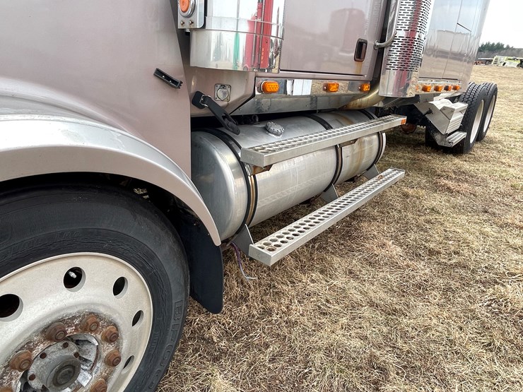 #128-•-2003-western-star-sleeper-cab-semi-tractor-(has-wi-title)-(non-runner)-image-13