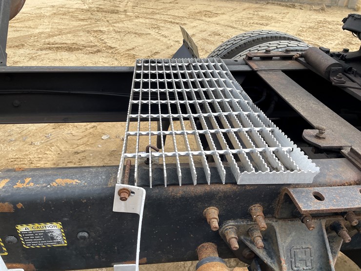 #400-•-1997-mac-ch600-semi-(has-wi-title)-image-30