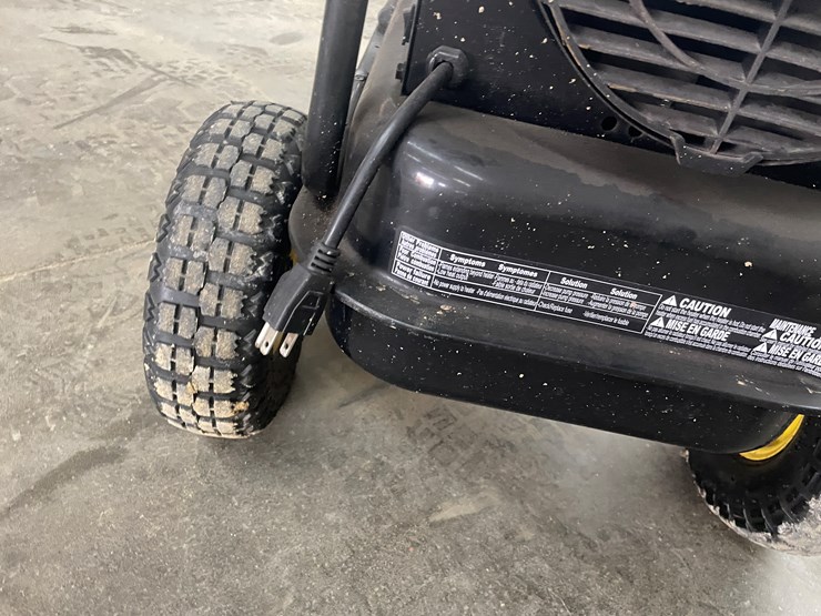 john-deere-135-image-16