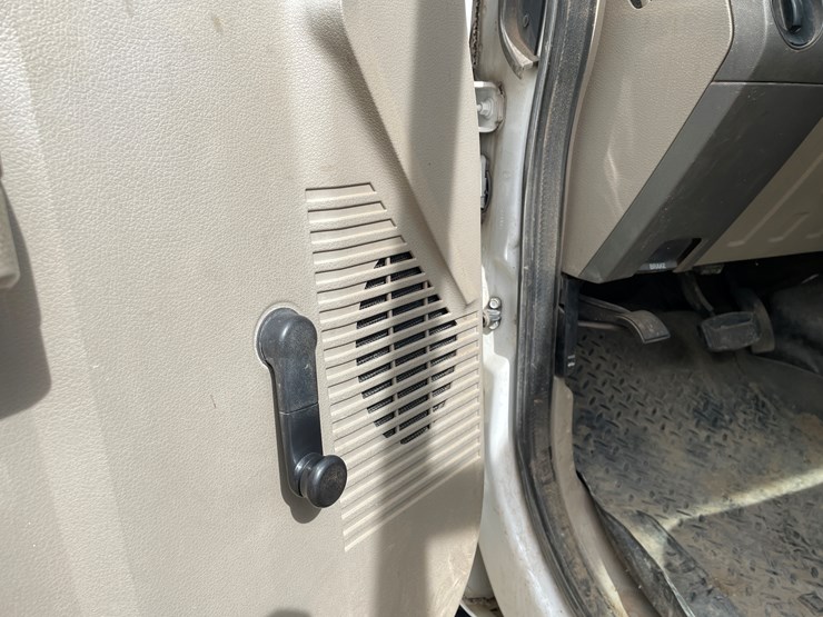 2008-ford-f550-image-36