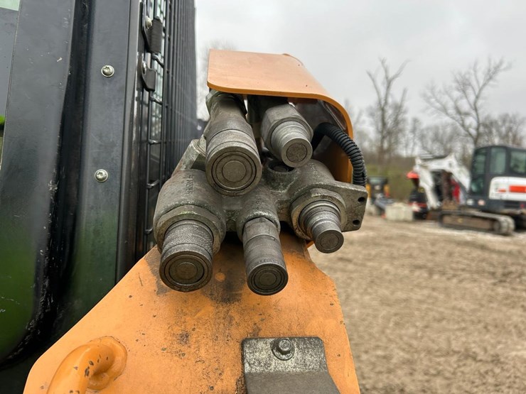 2017-case-sr270b-image-11