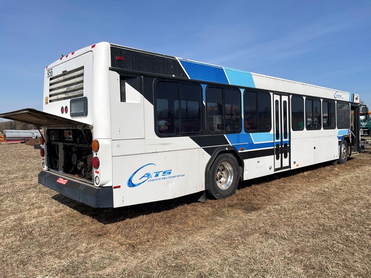 #167-•-2004-gillig-passenger-bus-(has-wi-title)-image-5