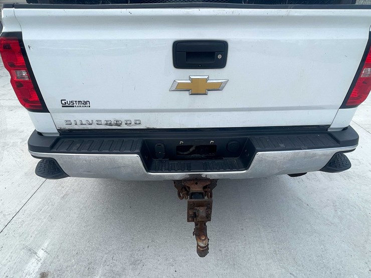 2015-chevrolet-2500-image-23