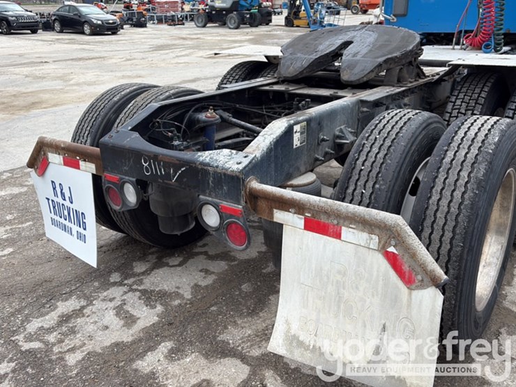 2018-peterbilt-579-image-27