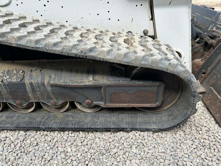 2022-bobcat-t770-image-14