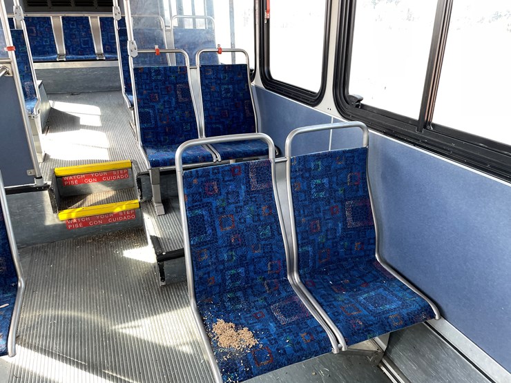 #167-•-2004-gillig-passenger-bus-(has-wi-title)-image-36