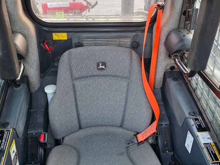 2021-deere-325g-image-52