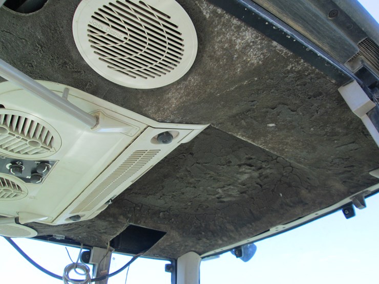 john-deere-6215-image-37