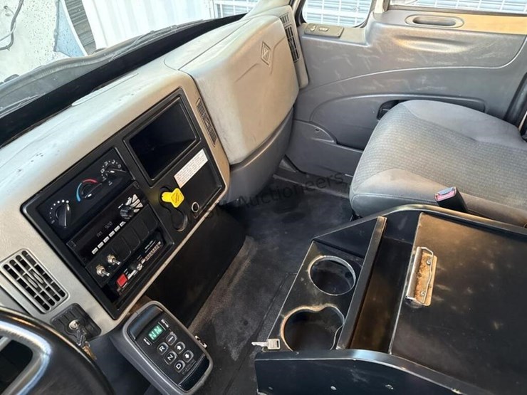 2009-international-durastar-4400-image-50