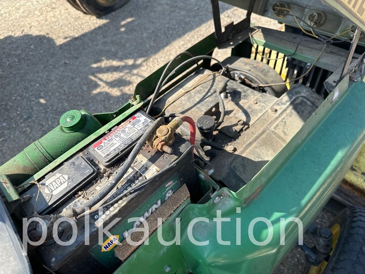 john-deere-210-image-5