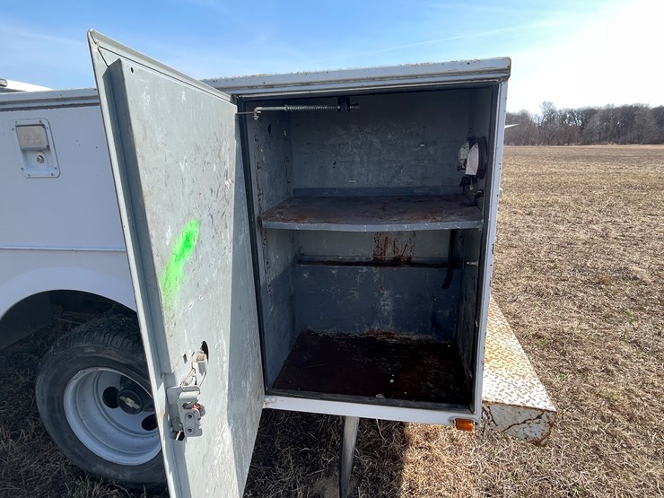 1999-chevrolet-3500-image-30