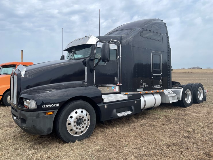 2006-caterpillar-c15-image-1