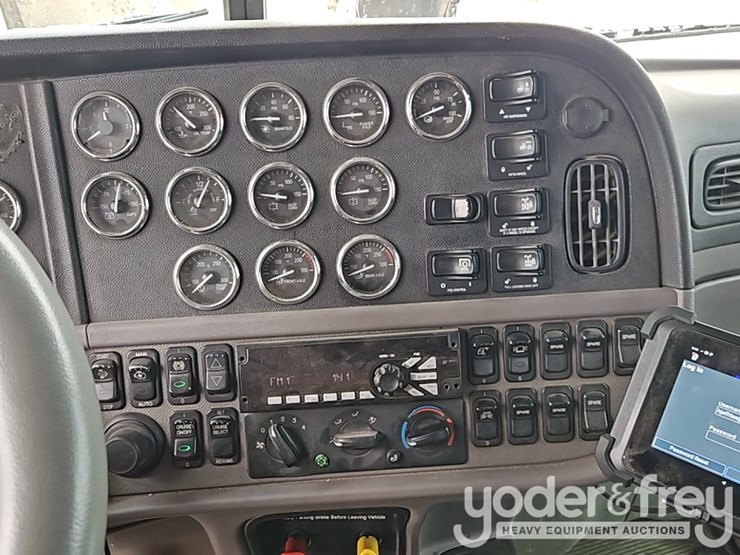 2014-peterbilt-579-image-33