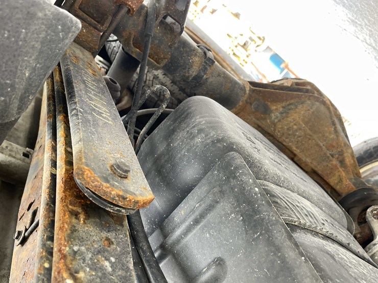 2017-chevrolet-1500-image-33