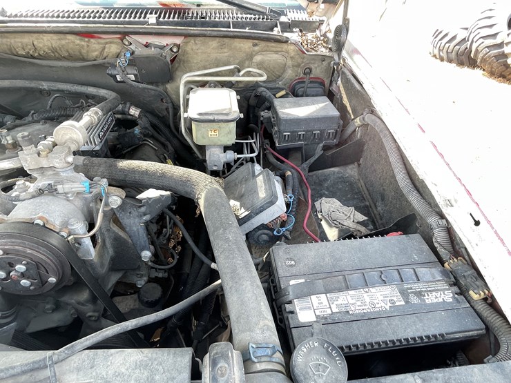 1999-chevrolet-3500-image-16