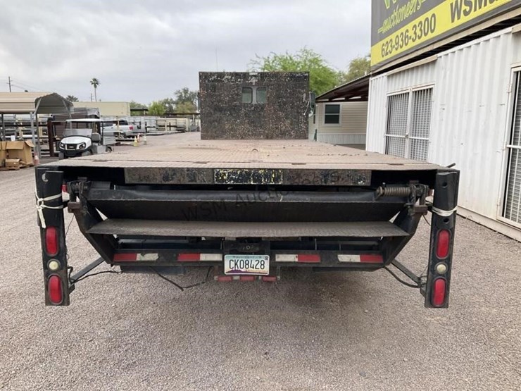 1996-freightliner-fl70-image-6