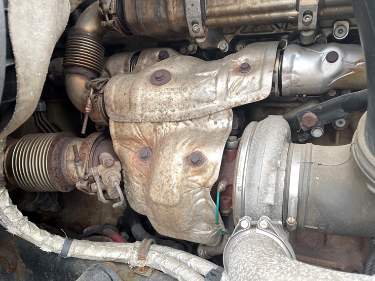 #114-•-2017-freightliner-single-axle-day-cab-semi-tractor-(has-wi-title)-image-60