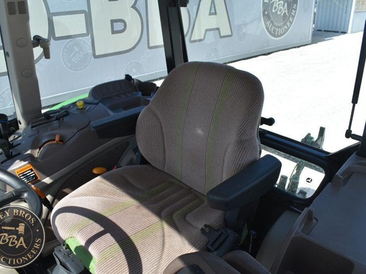 2014-john-deere-6140d-image-42
