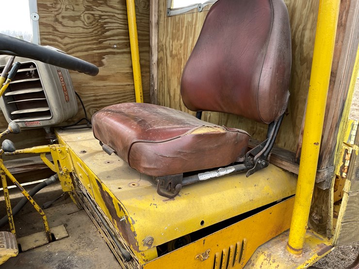 #173-•-otis-ut-50-gas-powered-rough-terrain-forklift-image-15