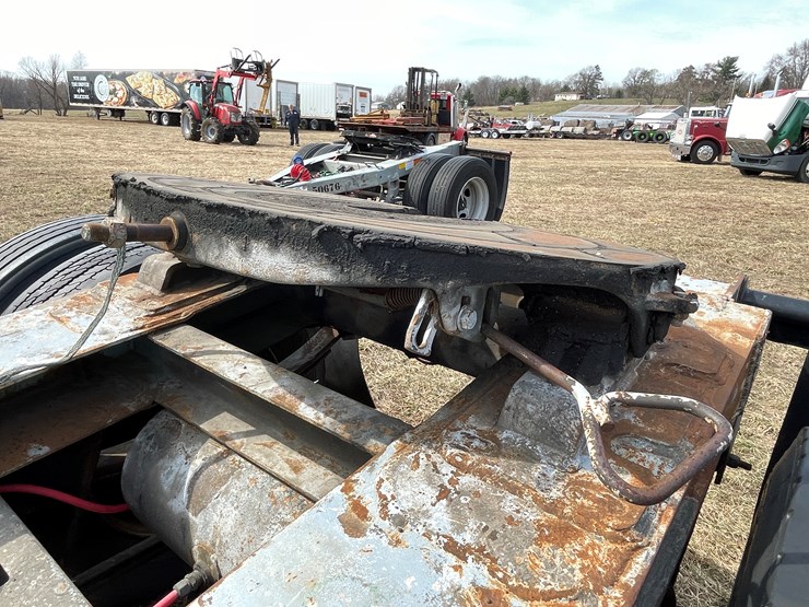 1983-fruehauf-semi-image-12