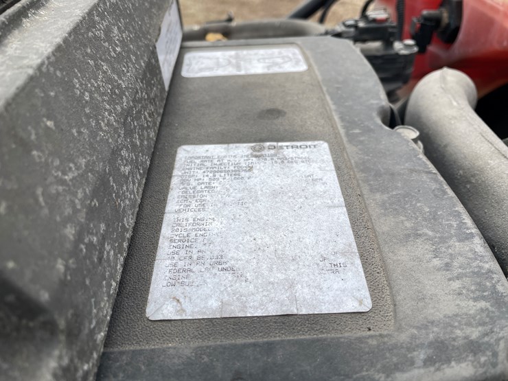 #104-•-2016-freightliner-cascade-evolution-sleeper-cab-semi-tractor-(has-wi-title)-image-53