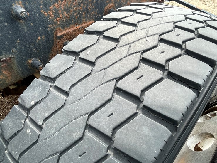 1999-peterbilt-377-image-28