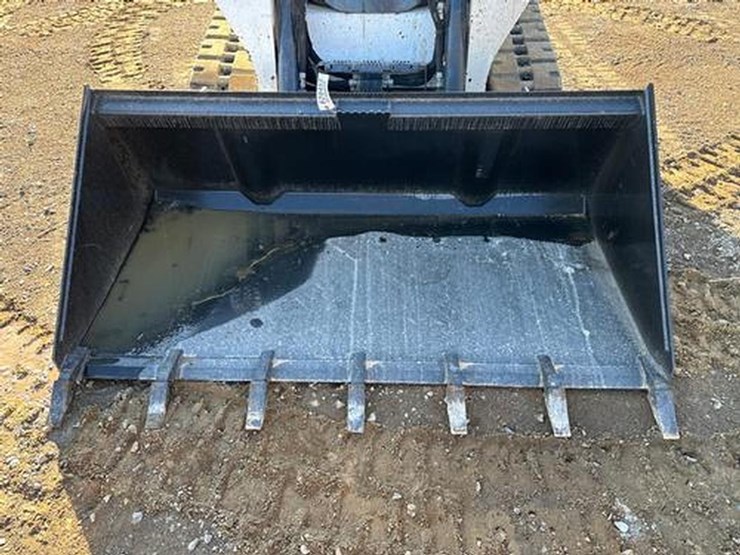 wildcat-78"-skid-steer-high-capacity-tooth-bucket-image-2