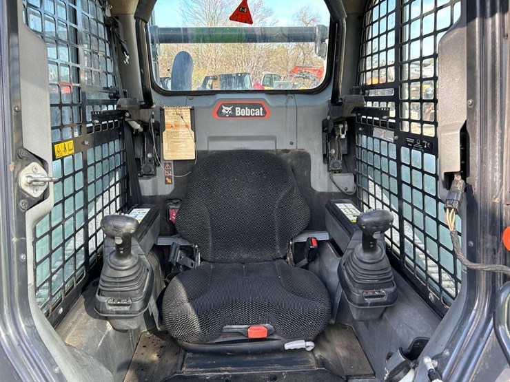 2022-bobcat-t76-image-21