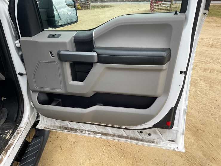 2018-ford-f150-image-36