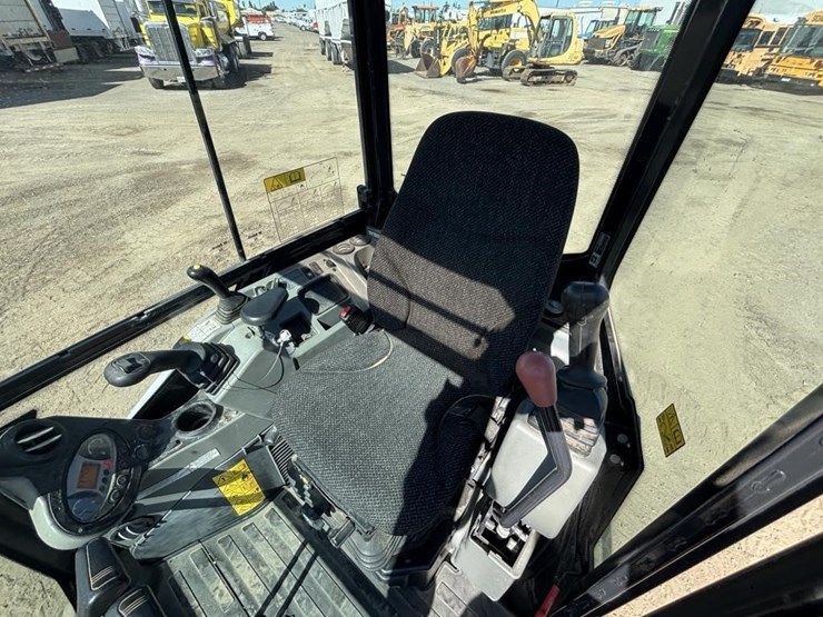 2020-bobcat-e26-image-25