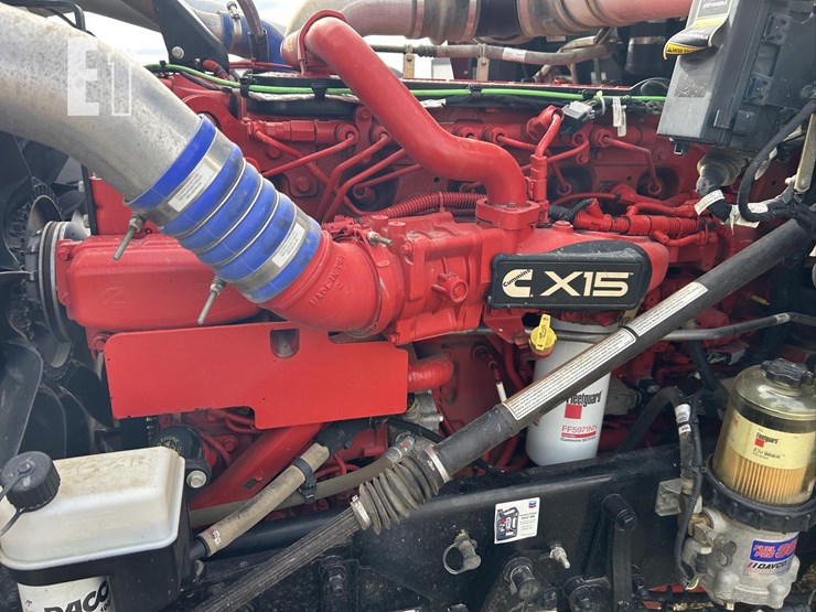 2025-kenworth-w900-image-18