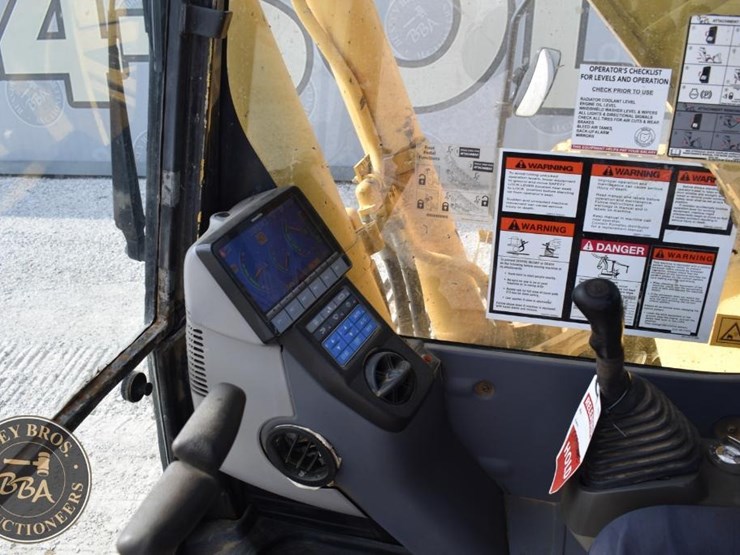 2013-komatsu-pc360-lc-10-image-58