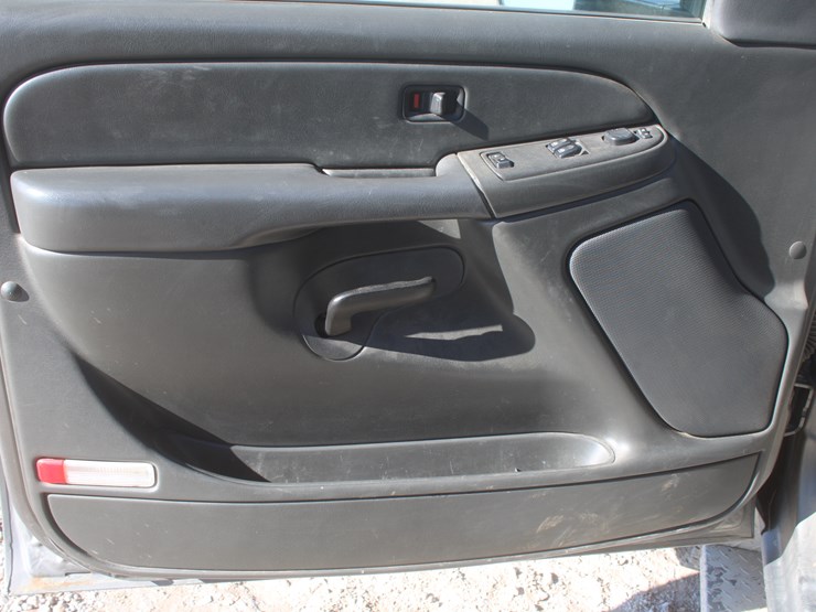 2006-chevrolet-2500-image-22