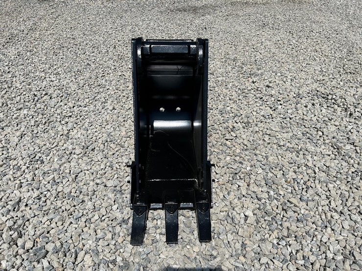 12"-x-change-bucket-for-a-bobcat-excavator-image-2